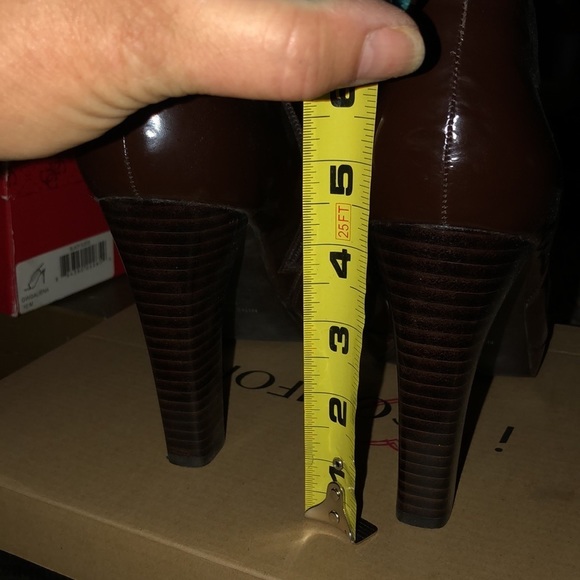 Nine West size 10 Chocolate Brown Patent  leather platform booties - Picture 8 of 11
